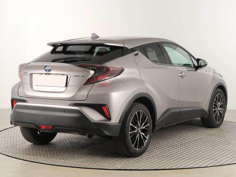 Toyota C-HR, 2017