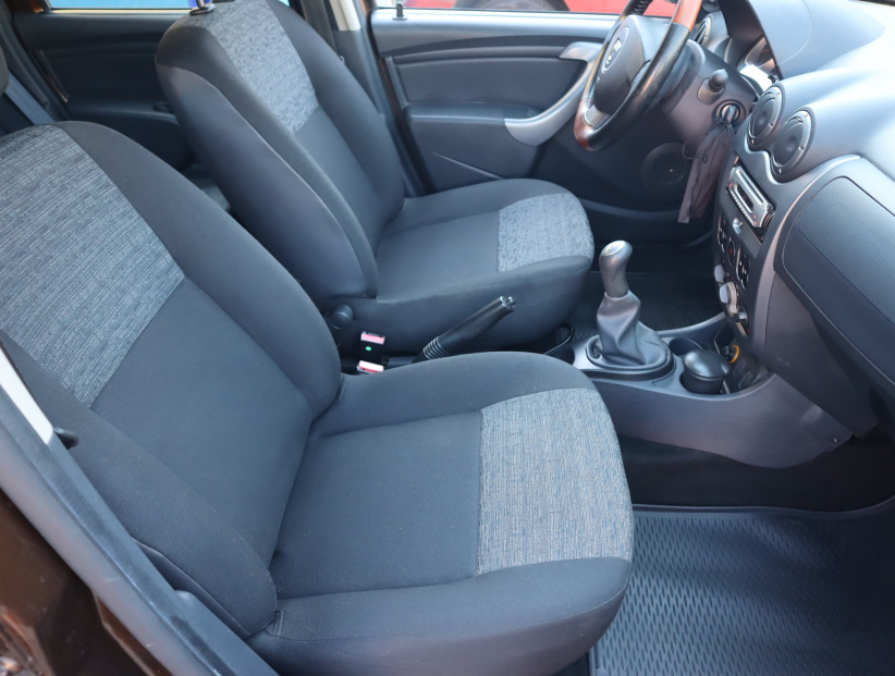 Dacia Duster, 2010