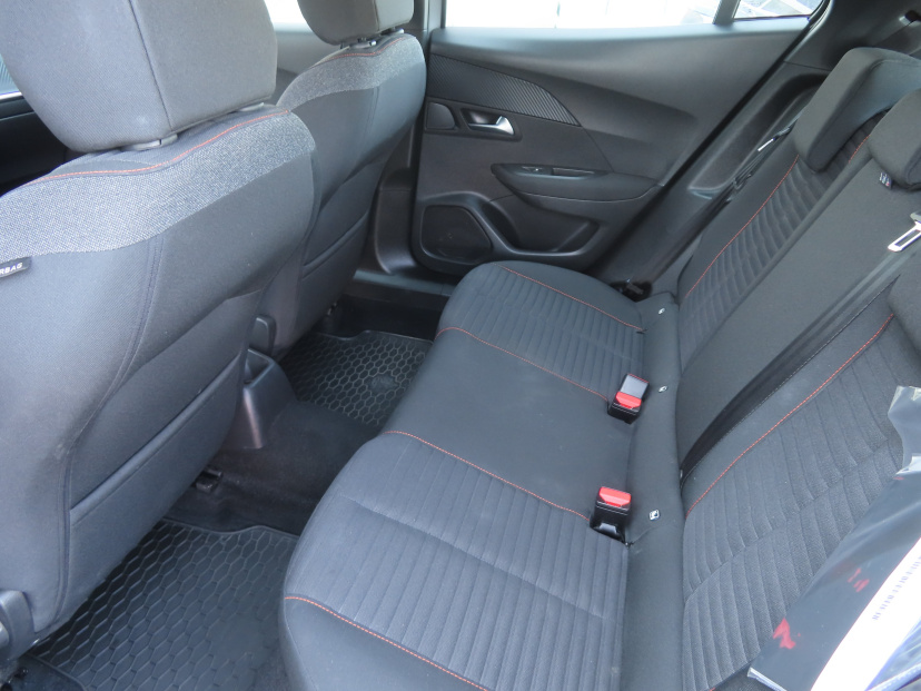 Peugeot 2008, 2020