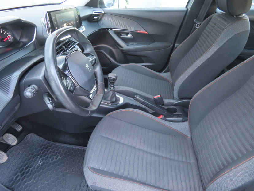 Peugeot 2008, 2020
