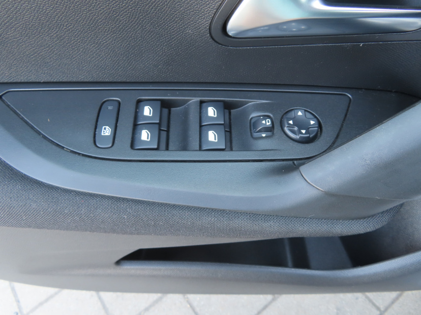 Peugeot 2008, 2020