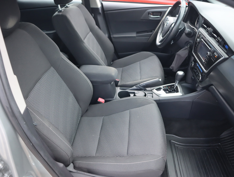 Toyota Auris, 2013