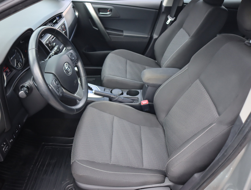 Toyota Auris, 2013