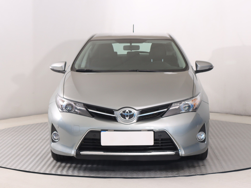 Toyota Auris, 2013
