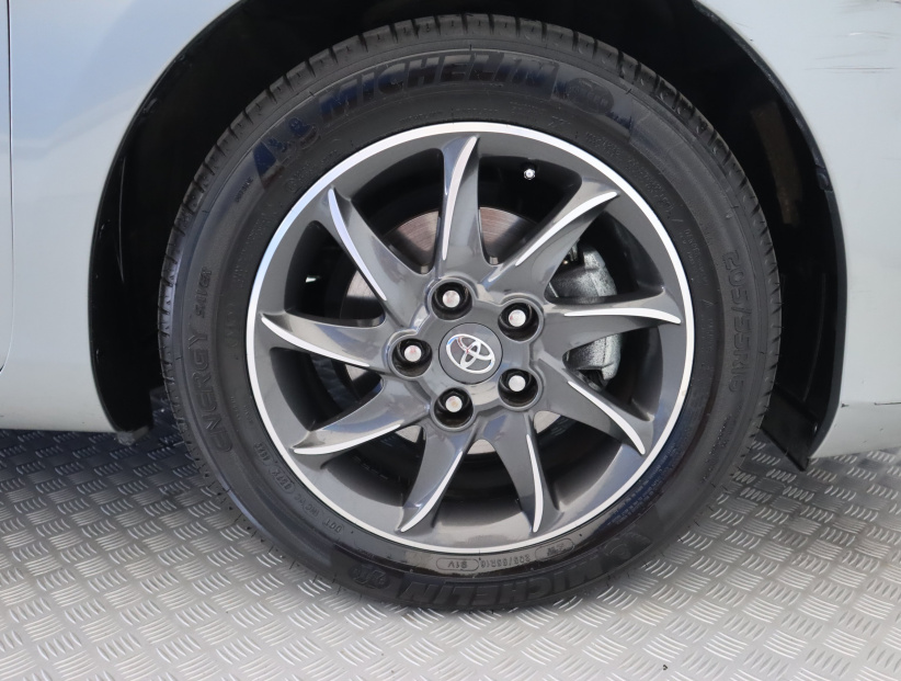 Toyota Auris, 2013