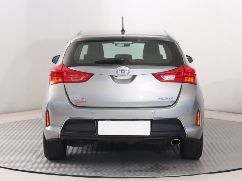 Toyota Auris, 2013