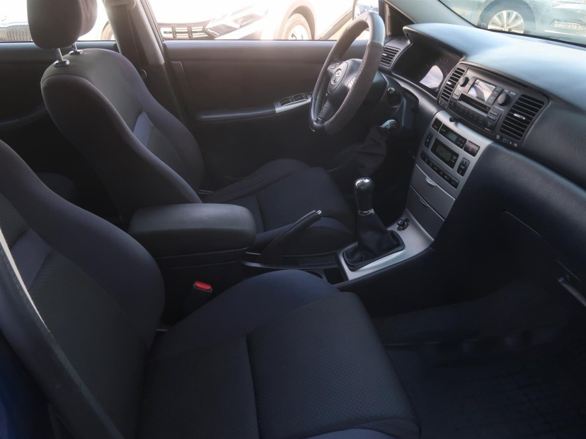 Toyota Corolla, 2004
