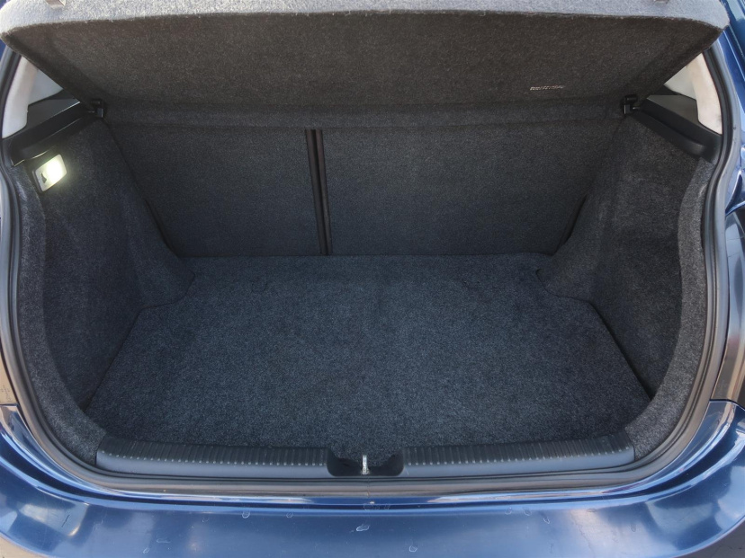 Toyota Corolla, 2004