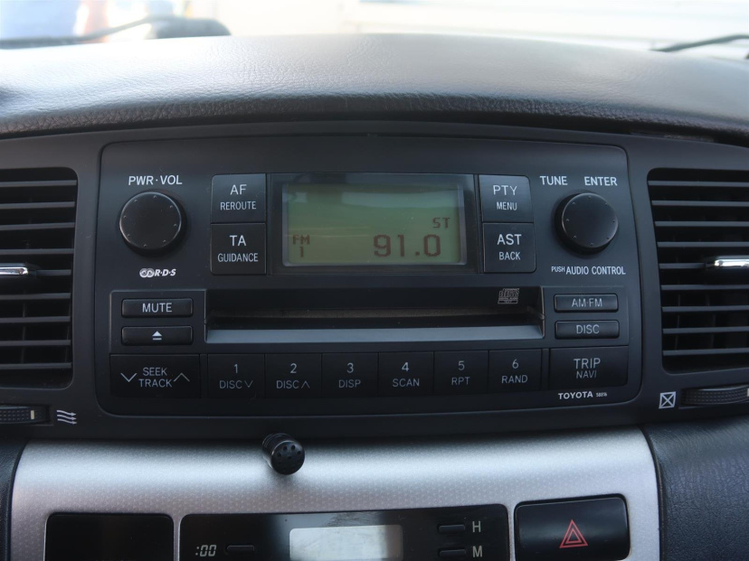 Toyota Corolla, 2004