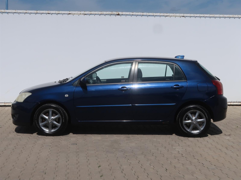 Toyota Corolla, 2004