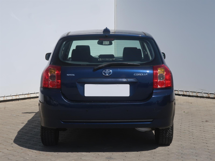 Toyota Corolla, 2004