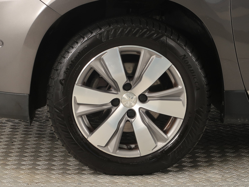 Peugeot 2008, 2015