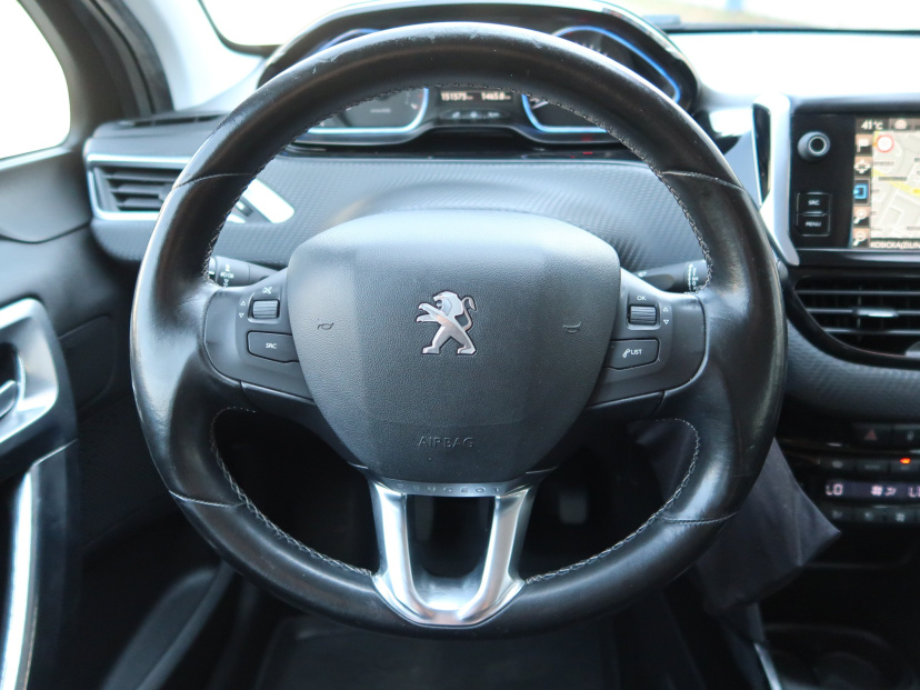 Peugeot 2008, 2015
