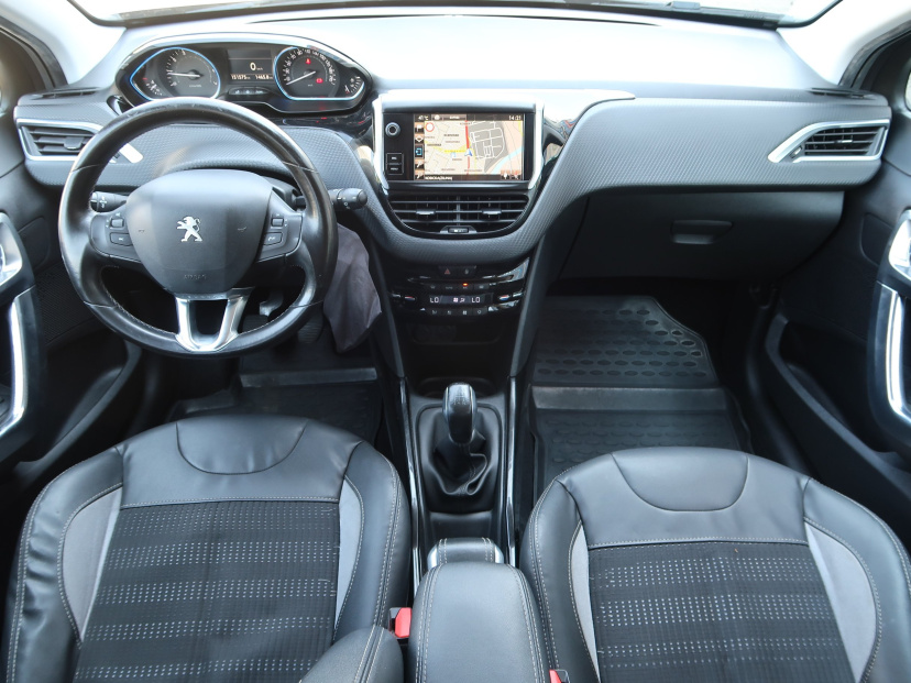 Peugeot 2008, 2015