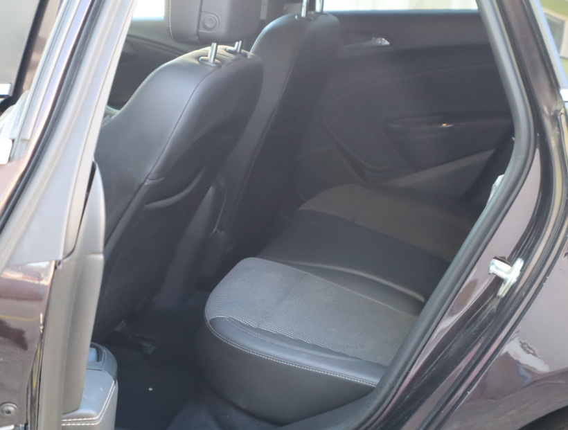 Opel Astra, 2013