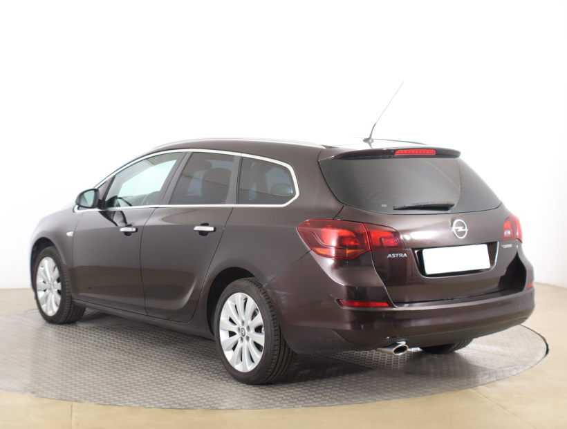 Opel Astra, 2013
