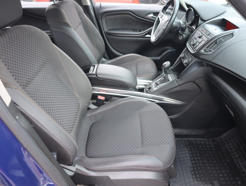Opel Zafira, 2016