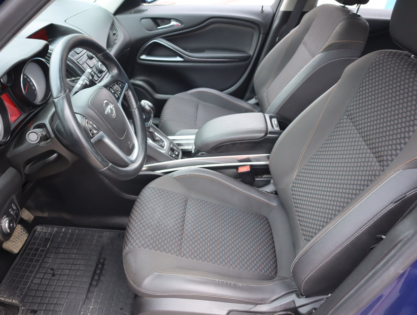 Opel Zafira, 2016