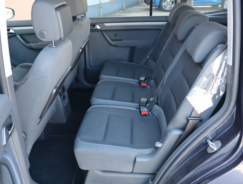 Volkswagen Touran, 2013