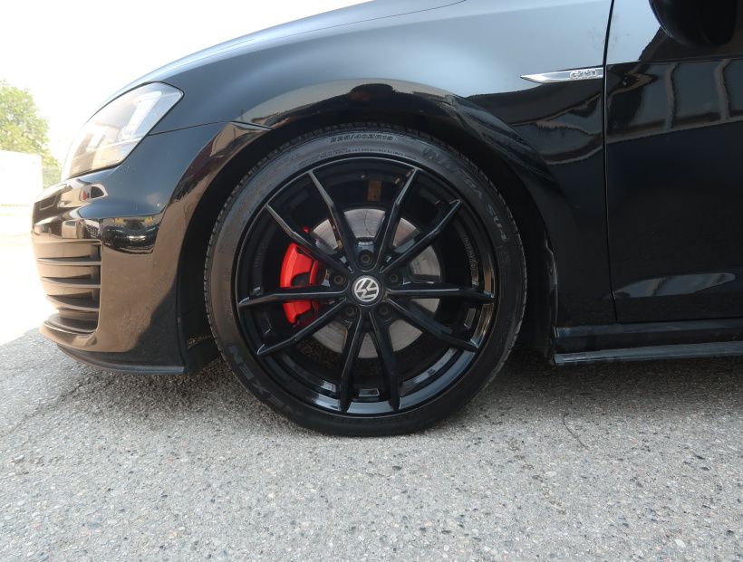 Volkswagen Golf, 2015