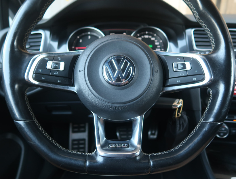 Volkswagen Golf, 2015