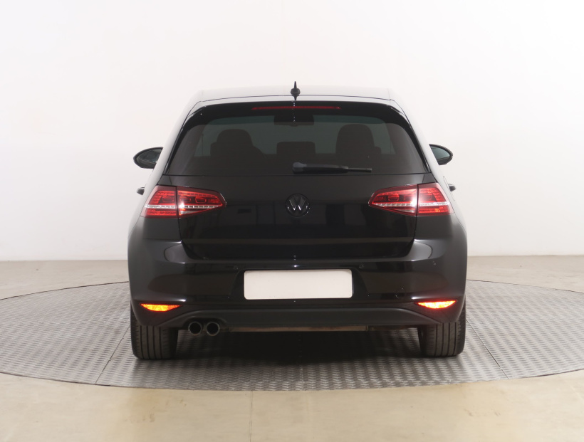 Volkswagen Golf, 2015