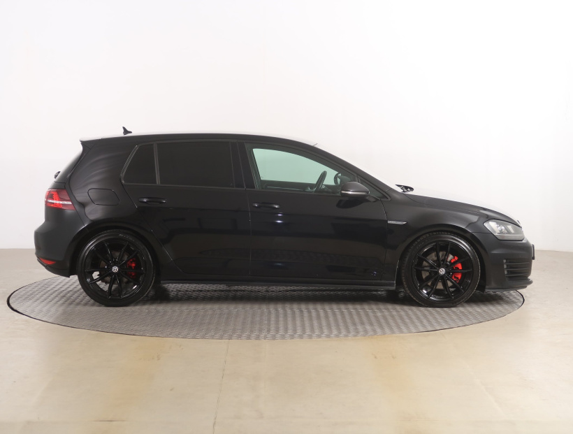 Volkswagen Golf, 2015