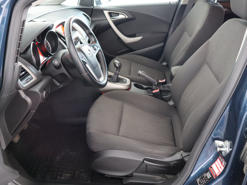 Opel Astra, 2012