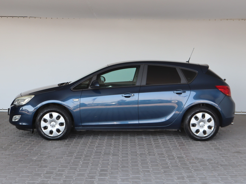 Opel Astra, 2012