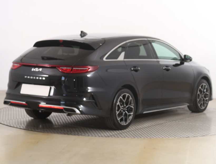 Kia ProCeed, 2022
