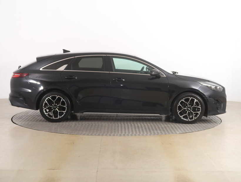 Kia ProCeed, 2022