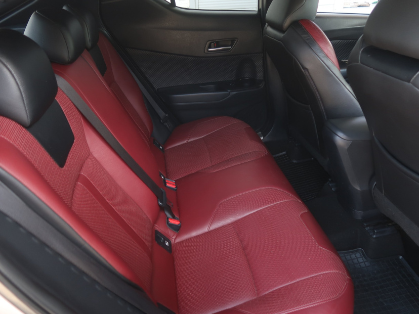 Toyota C-HR, 2018