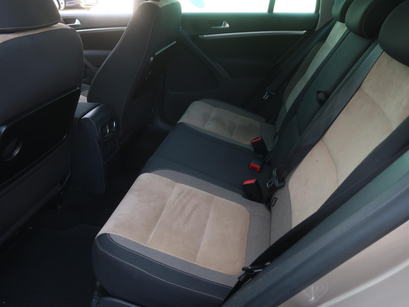 Volkswagen Tiguan, 2012