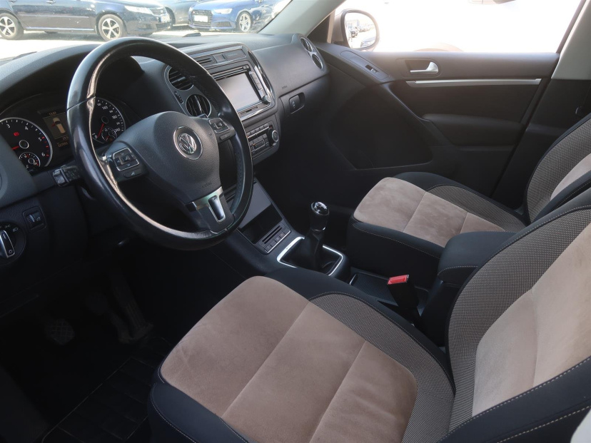 Volkswagen Tiguan, 2012