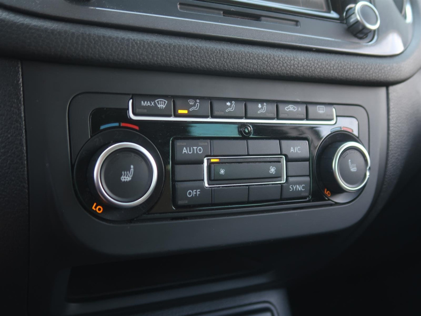 Volkswagen Tiguan, 2012