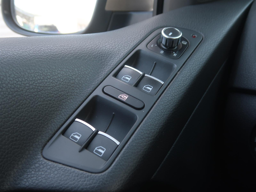 Volkswagen Tiguan, 2012