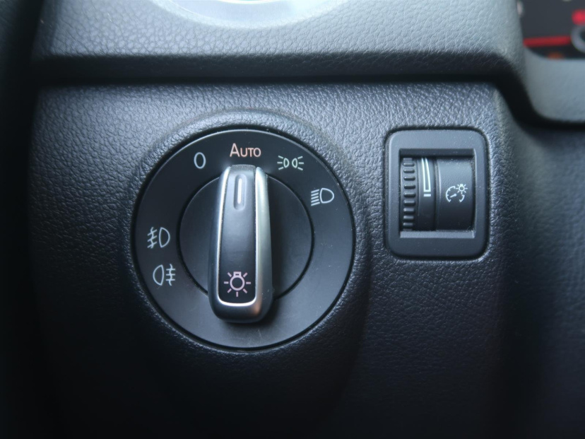 Volkswagen Tiguan, 2012