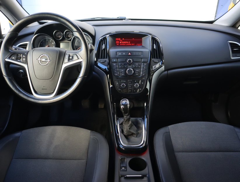 Opel Astra, 2015
