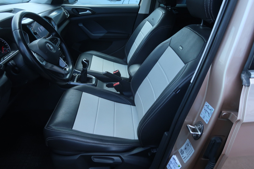 Volkswagen T-Cross, 2019