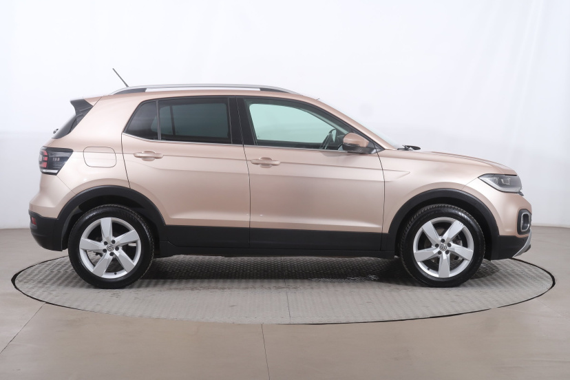 Volkswagen T-Cross, 2019