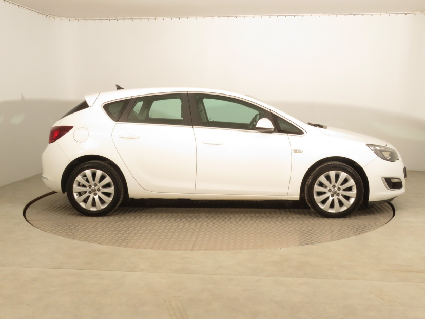 Opel Astra, 2015