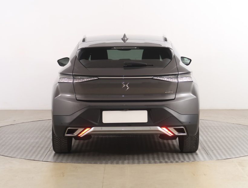 DS 4, 2023