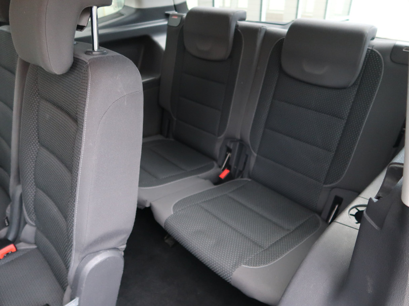 Volkswagen Touran, 2010