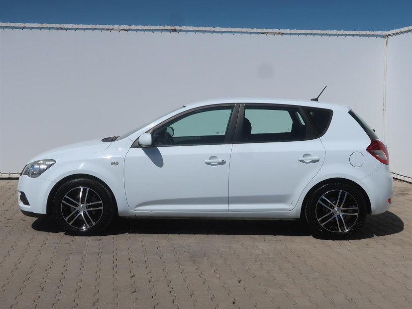 Kia Ceed, 2011