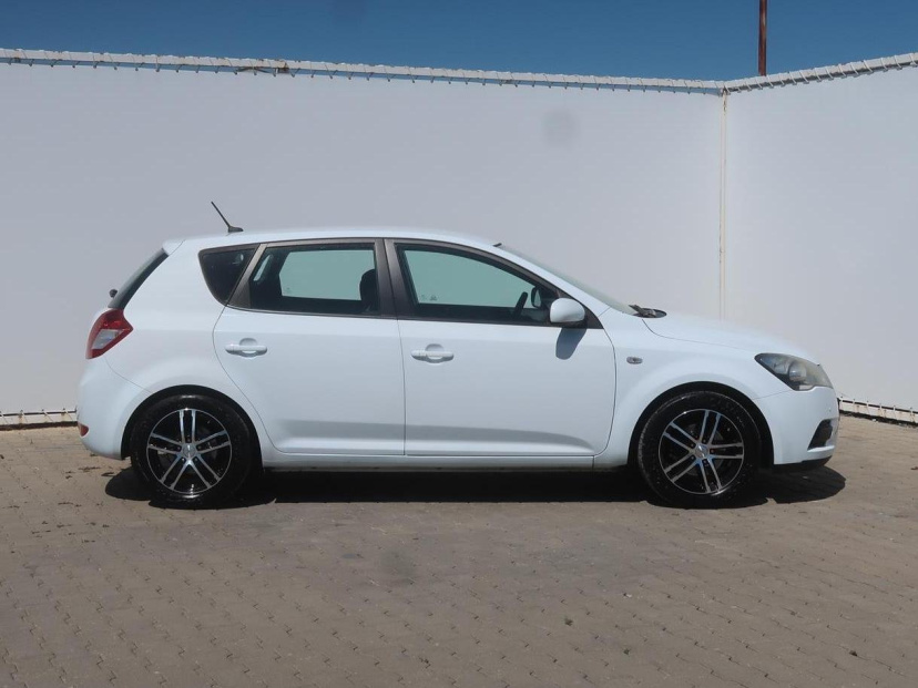 Kia Ceed, 2011