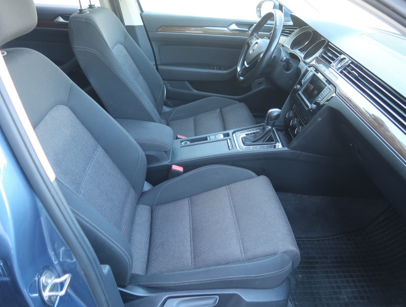 Volkswagen Passat, 2015