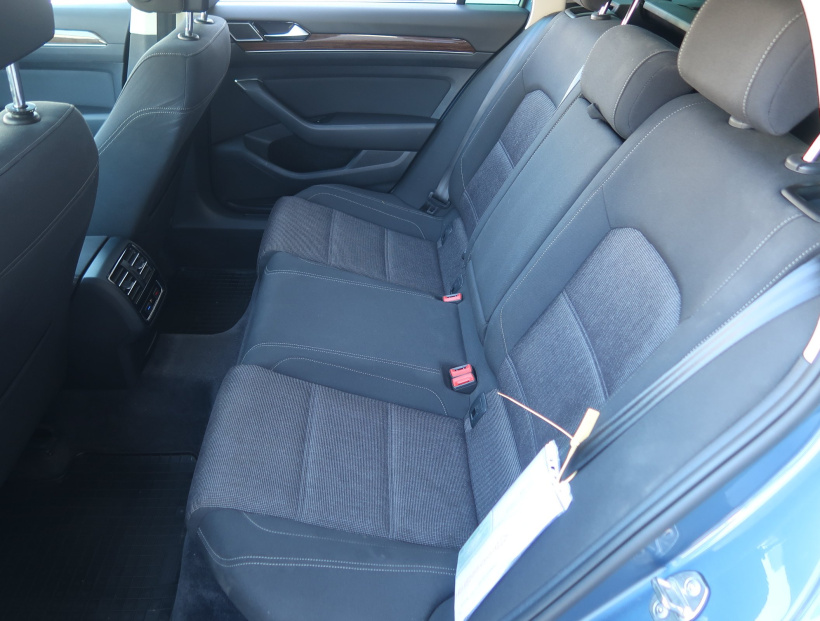 Volkswagen Passat, 2015