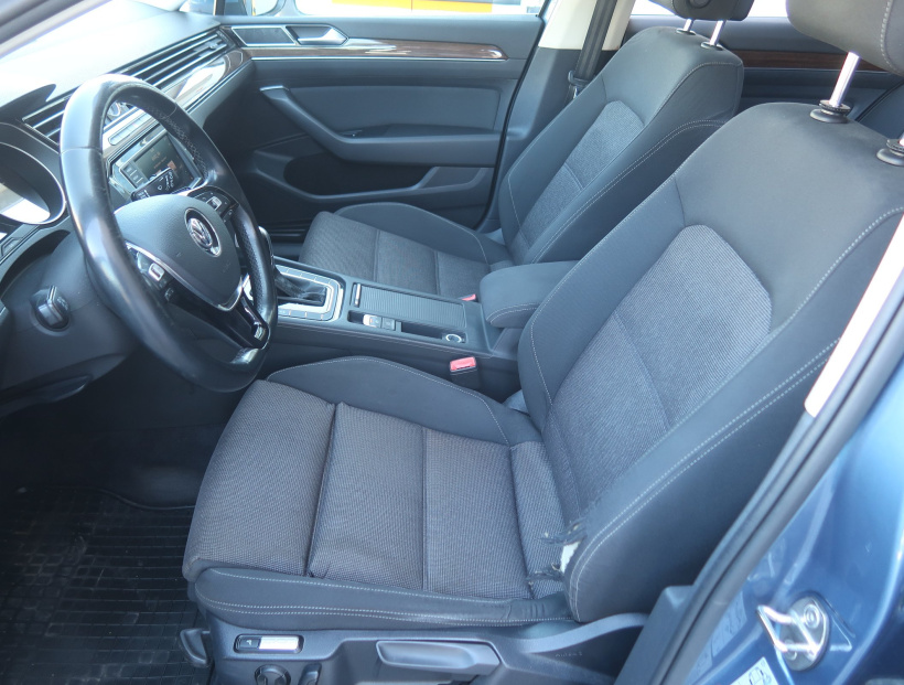 Volkswagen Passat, 2015