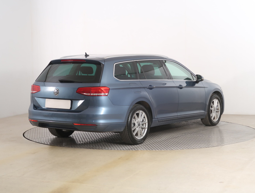 Volkswagen Passat, 2015