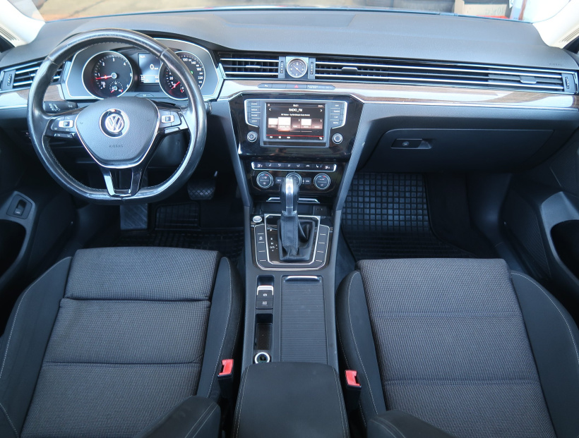 Volkswagen Passat, 2015